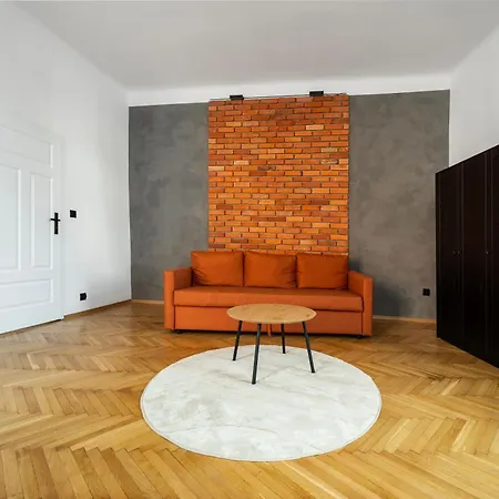 Homely By Bookinghost *
