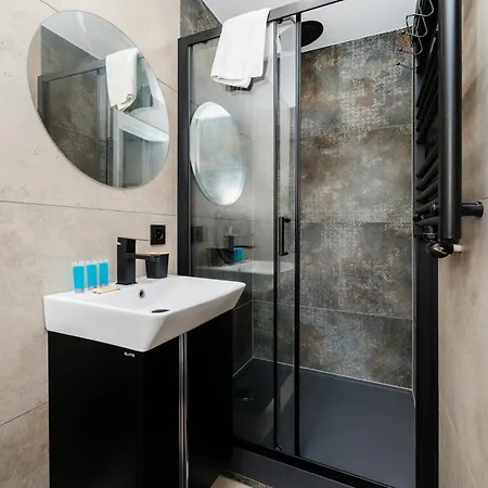 Appartamento Homely By Bookinghost *