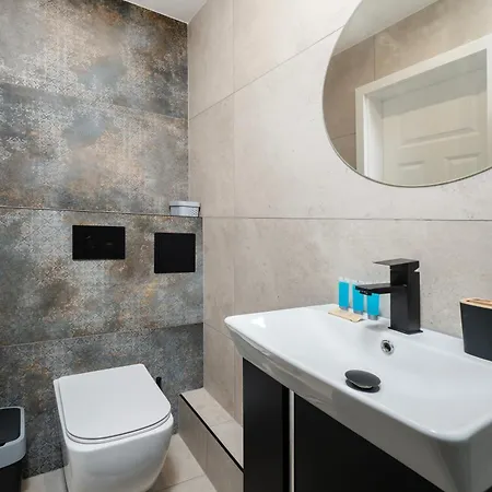 Homely By Bookinghost Appartamento